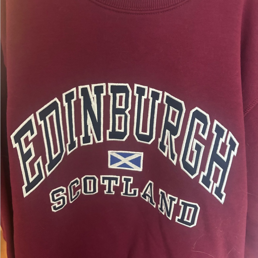 Edinburgh Scotland Maroon Crew Neck Sweater - Picture 2 of 4